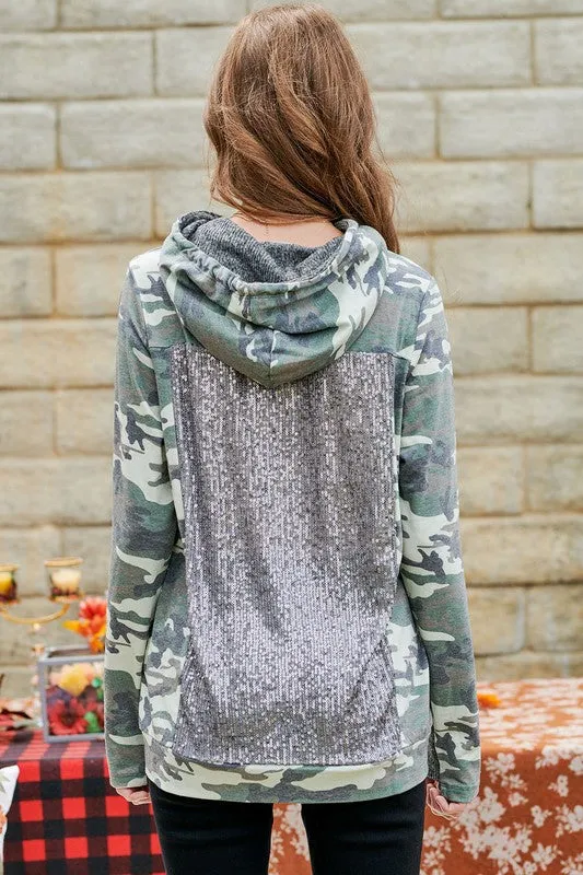 CAMOUFLAGE PRINTED HOODED TOP