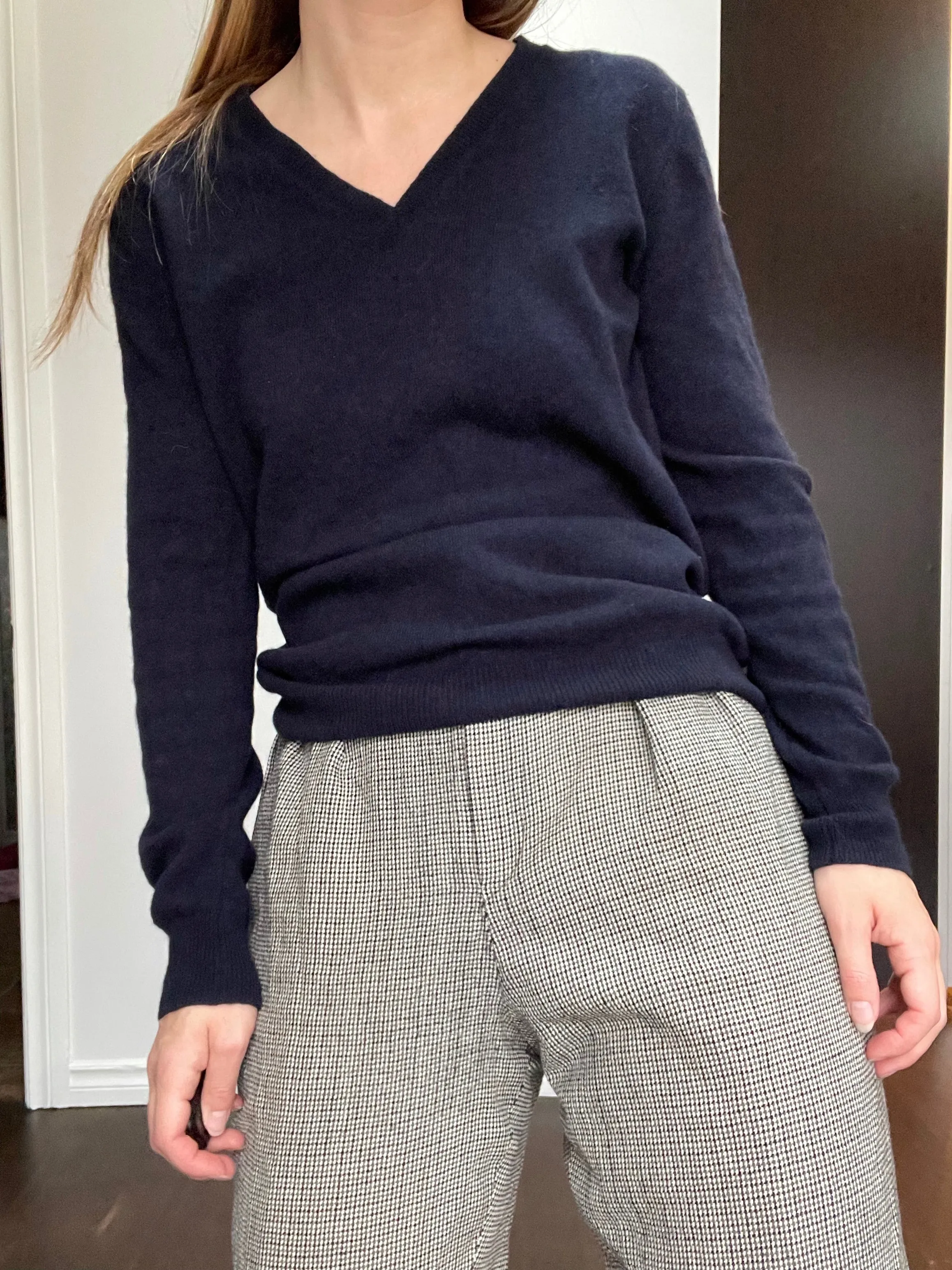 Irelandseye Navy Ultra Cozy V-Neck - S/M