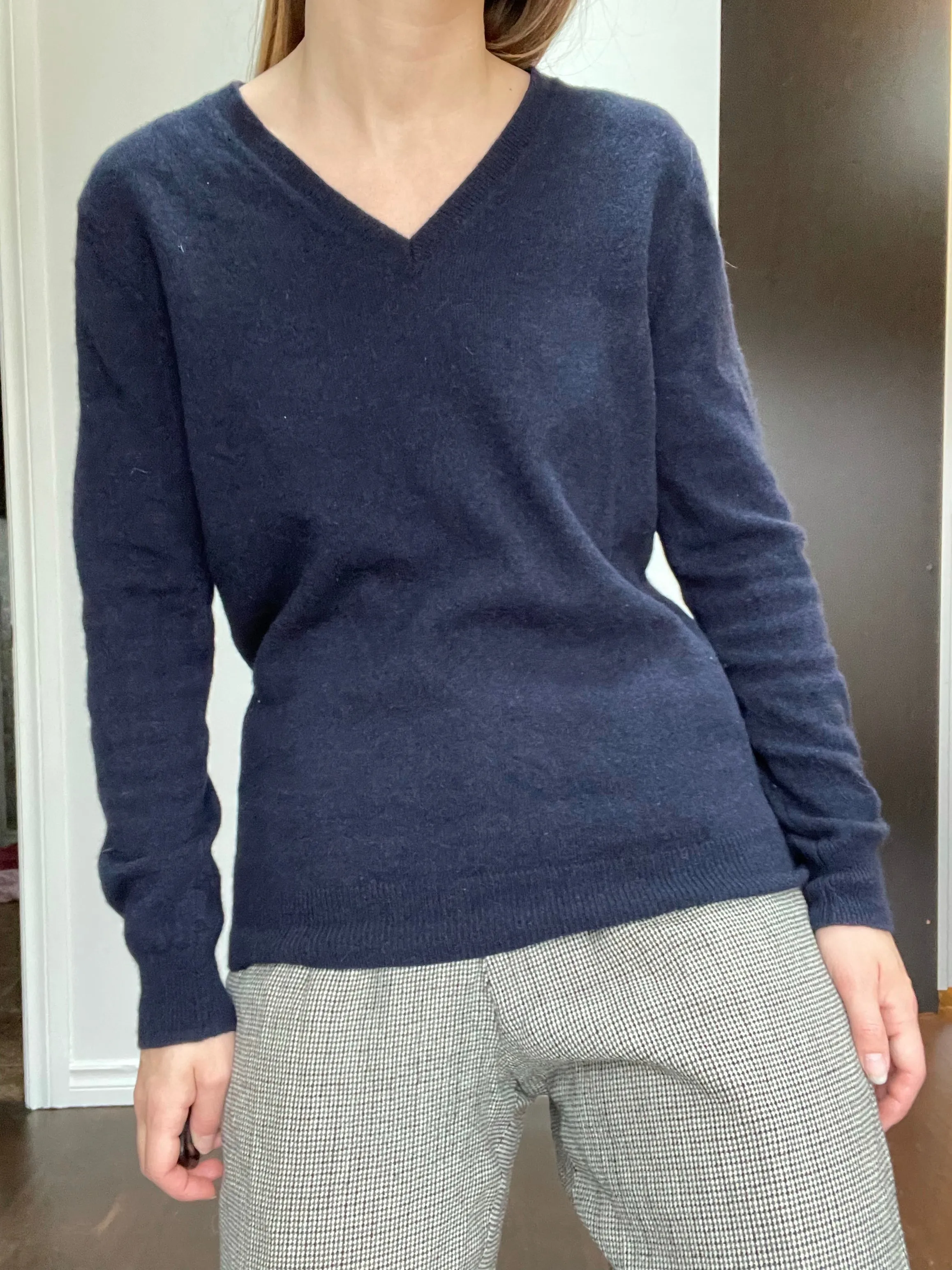 Irelandseye Navy Ultra Cozy V-Neck - S/M