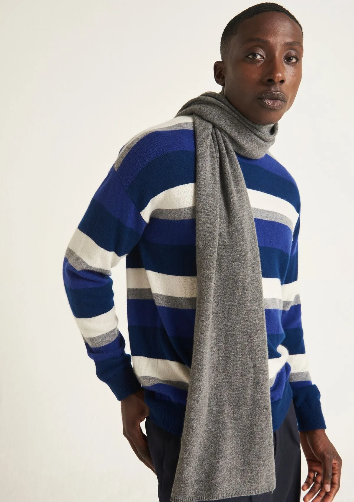 Mens Cashmere Crew Neck Sweater in Midnight Blue Stripe